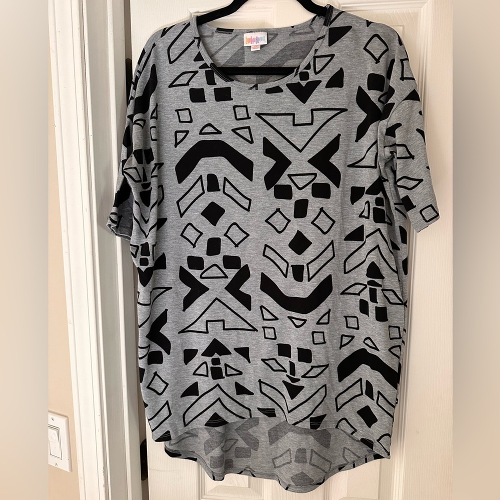 Cute geometric printed Lularoe tunic